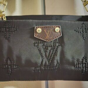 Louis Vuitton handbag with coin pouch